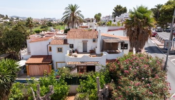 Resa Estates house huis te koop Siesta exterior .jpg